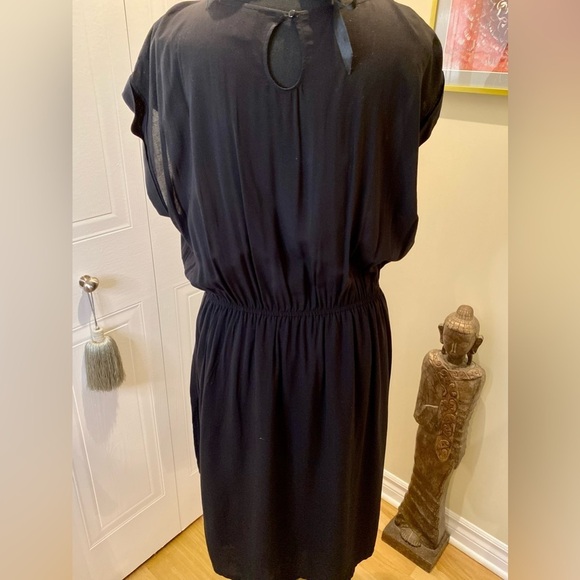 Old Navy black tunic dress with elastic cinch waist. Back keyhole  button - Picture 4 of 12